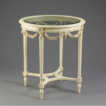 "Carved Centre Table" - kleiner Tisch