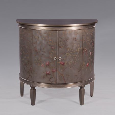 "Painted Demi-lune Cabinet" - klassischer Schrank