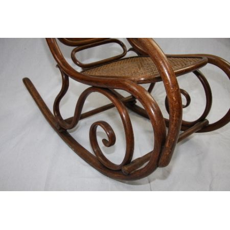 Schaukelstuhl Thonet