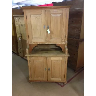 Küchenschrank mit viel Platz