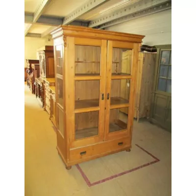 Vitrinenschrank aus Weichholz