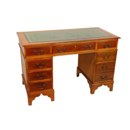 Klassischer Pedestal Desk aus England mit grünem Leder, Eibe