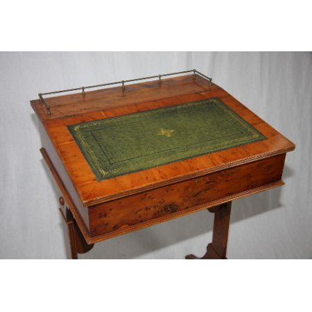 Schreibpult     auch  in Mahagoni