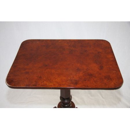 Viktorianischer Tisch / Triport Table