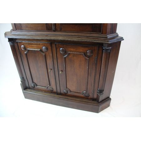 Antker Massivholz Eckschrank aus Mahagoni im Victorian Stil