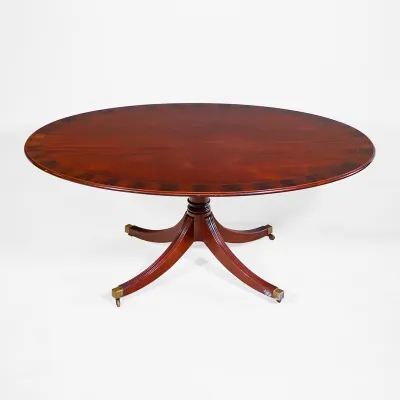 Ovaler Esstisch aus Mahagoni – klassisches englisches Design