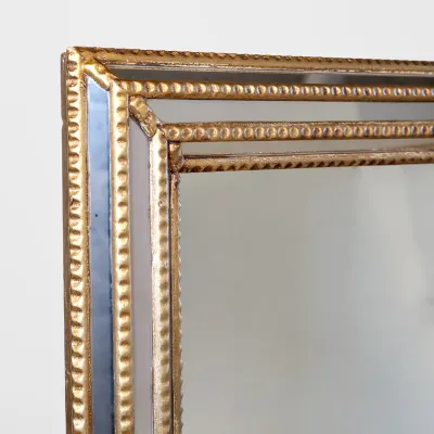 Schmaler Goldspiegel im antiken Stil