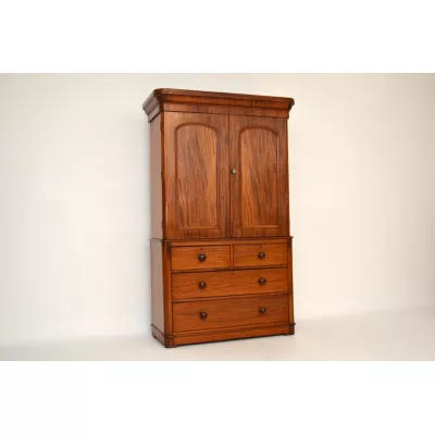 Antiker Classic Victorian Mahogany Linen Press