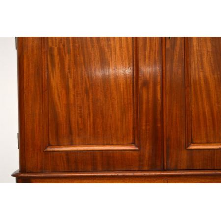 Antiker Classic Victorian Mahogany Linen Press