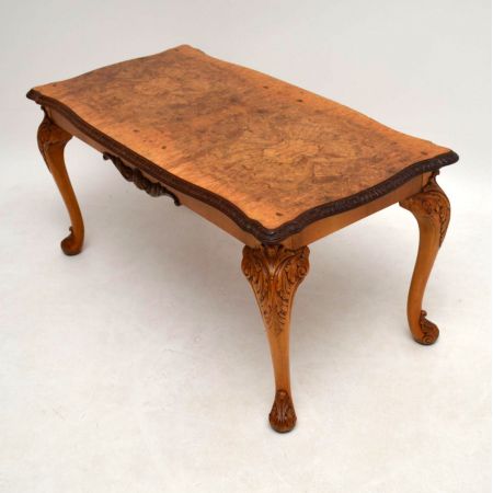 Antiker Burr Walnuss Couchtisch