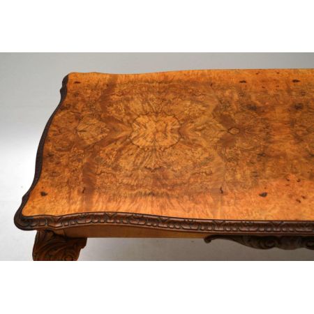 Antiker Burr Walnuss Couchtisch