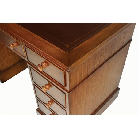 4 Computer Workstation