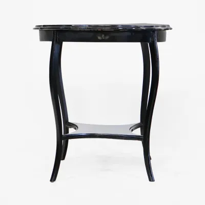 Schöner Beistelltisch mit goldenen Verzierungen, rund