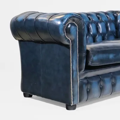 Original Chesterfield 2-Sitzer Ledersofa in Blau "London Classic" – Vintage Look & Handarbeit aus England - schnelle Lieferung