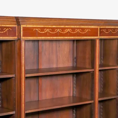 Klassisches Breakfront Open Bookcase in Mahagoni, traumhafte Intarsien