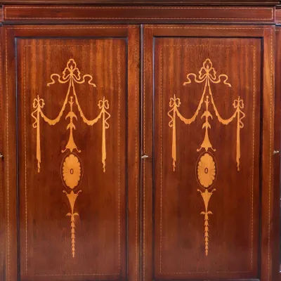 Englischer Bücherschrank mit Glastüren im George III Stil – Breakfront Bookcase aus Mahagoni