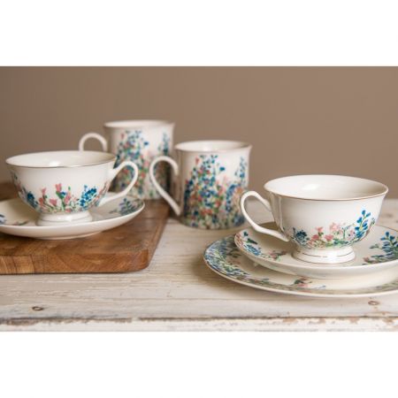 Clayre & Eef Kaffeetasse mit Unterteller 250 ml Weiß Porzellan Blumen Tasse mit Unterteller Kaffee