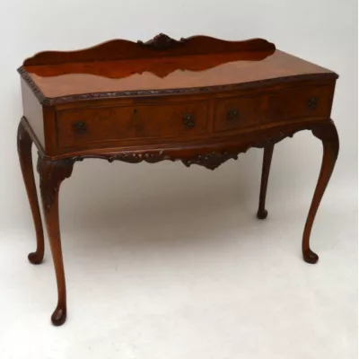 Antiker gemaserter Walnuss Beistelltisch/Hall Table