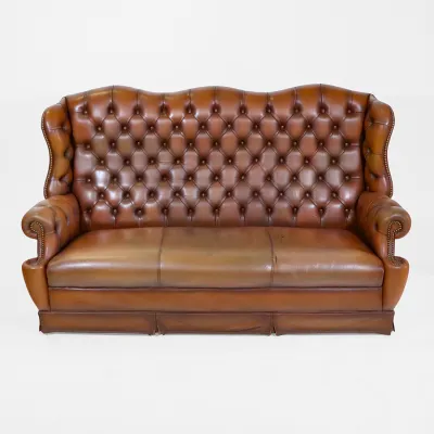 Chesterfield 3er Sofa Vintage – Ohrensofa 3-Sitzer mit hoher Rückenlehne – Klassischer englischer Stil mit Patina