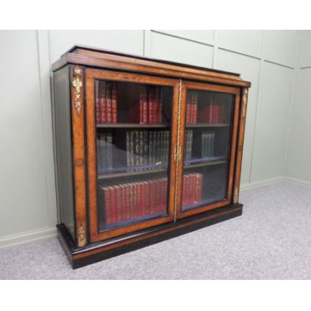 Antiker Bücherschrank aus dem 19. Jahrhundert