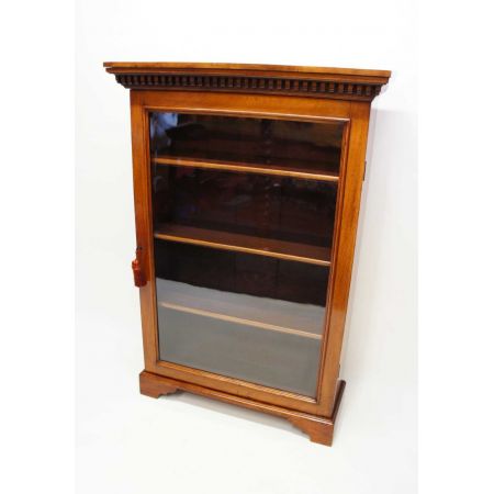 Virktorianisches antikes Bücherregal