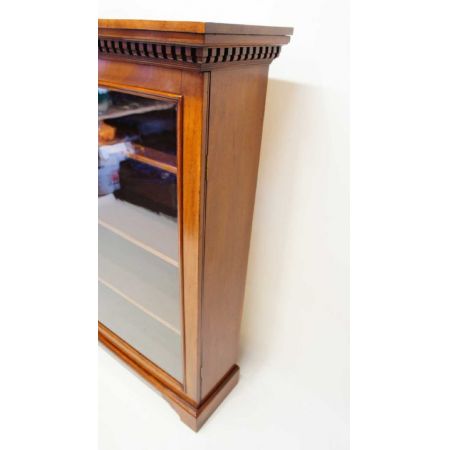 Virktorianisches antikes Bücherregal