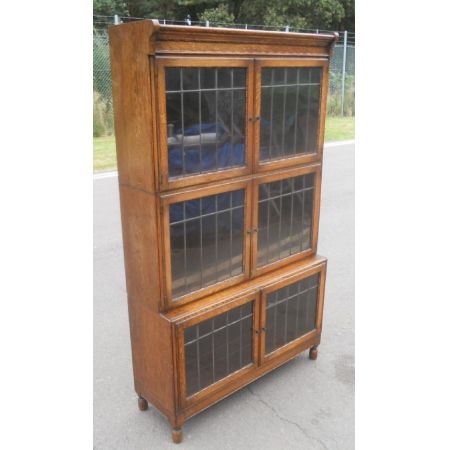 Antiker Bücherschrank um das Jahr 1900