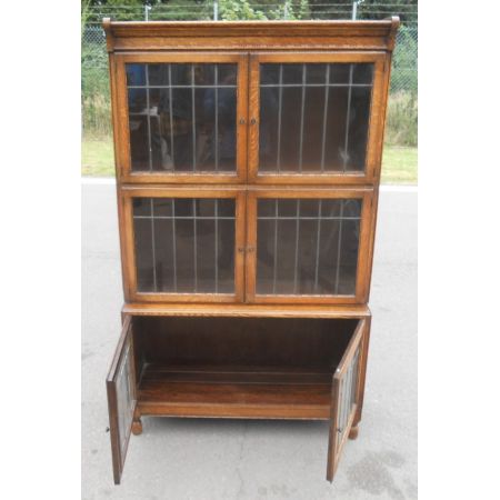 Antiker Bücherschrank um das Jahr 1900