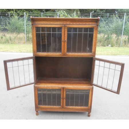 Antiker Bücherschrank um das Jahr 1900