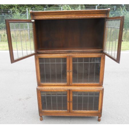 Antiker Bücherschrank um das Jahr 1900