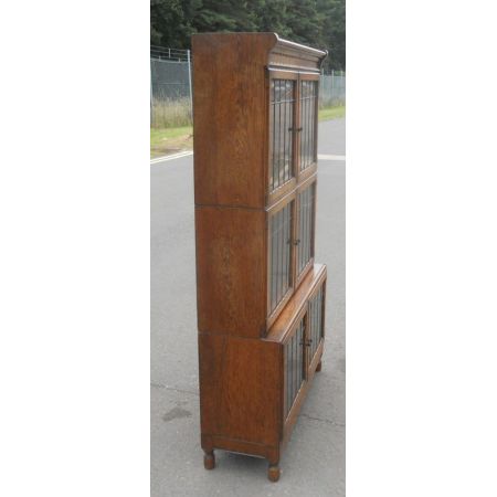 Antiker Bücherschrank um das Jahr 1900