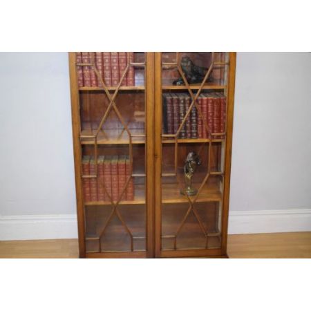 Antikes edwardianisches Bücherregal