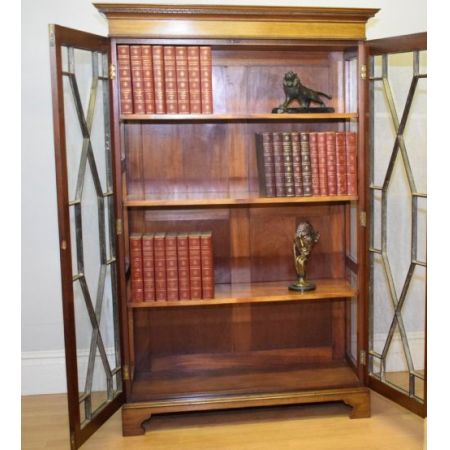 Antikes edwardianisches Bücherregal