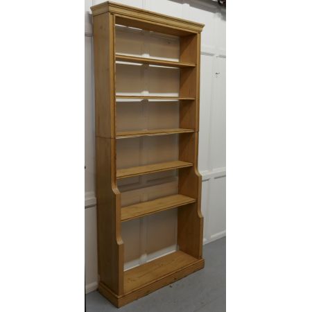 Viktorianisches offenes Bücherregal