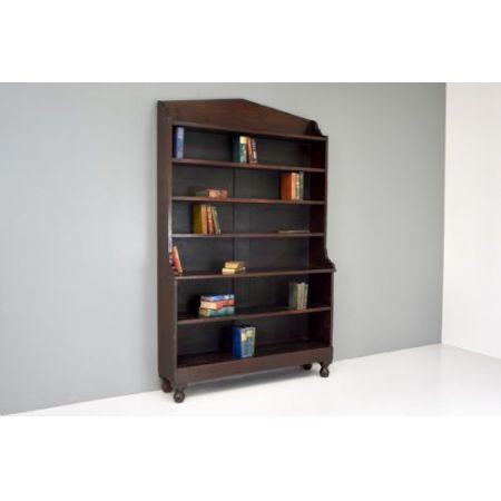 Antikes offenes Bücherregal