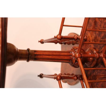 Antiker viktorianischer revolving library table