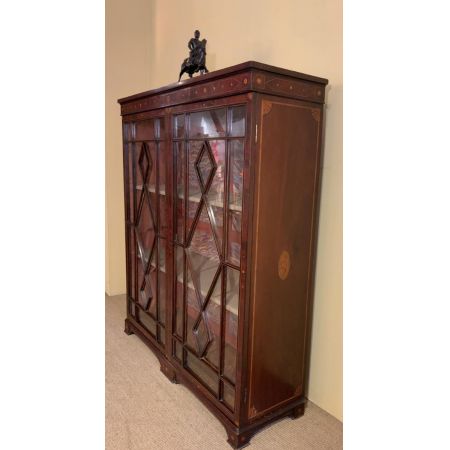 Antikes neoklassizistisches Glazed Bookcase