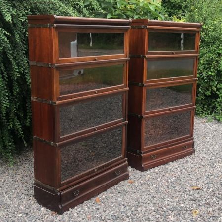 Zwei antike Globe Wernicke Bookcases