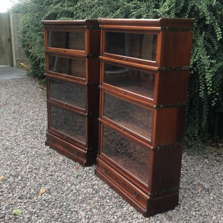 Zwei antike Globe Wernicke Bookcases
