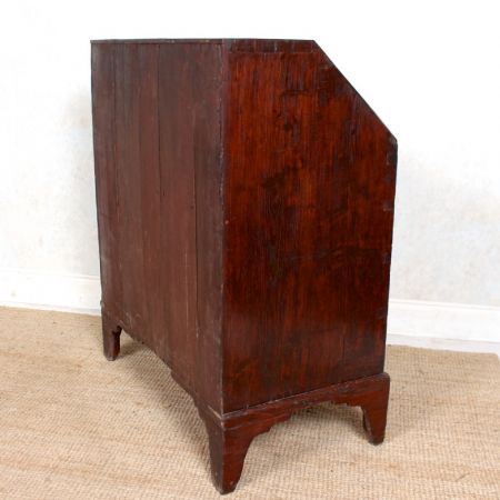 Antike Kommode aus der Zeit der Romantik