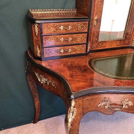 superb quality bonheur  du  jour, writing table. walnut desk, ca.1870 Jh.