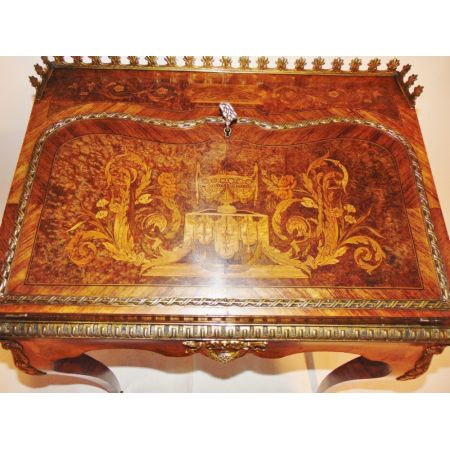 victorian burr yew, kingwood & marquetry bureau de dame ca. 1870 Jh.