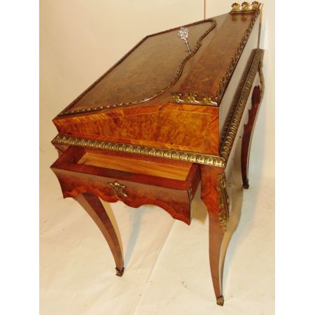 victorian burr yew, kingwood & marquetry bureau de dame ca. 1870 Jh.