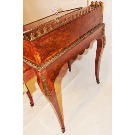 victorian burr yew, kingwood & marquetry bureau de dame ca. 1870 Jh.