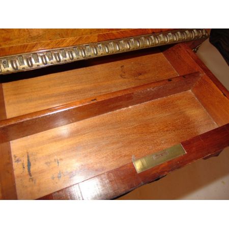 victorian burr yew, kingwood & marquetry bureau de dame ca. 1870 Jh.