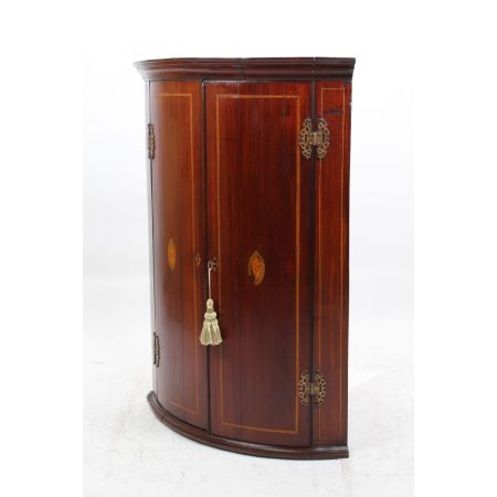 georgian mahogany bow front corner cupboard ca. 1800 Jh.