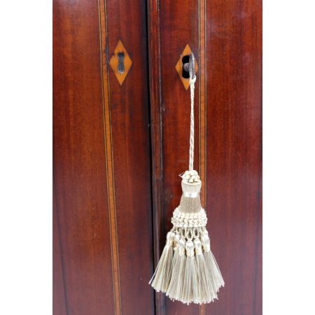 georgian mahogany bow front corner cupboard ca. 1800 Jh.