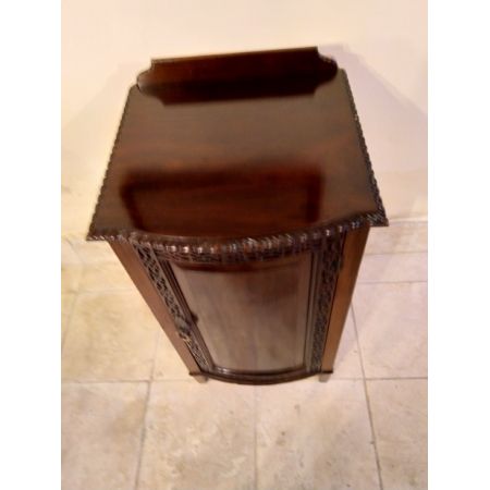 bedside cabinet in mahogany ca. 1800 Jh