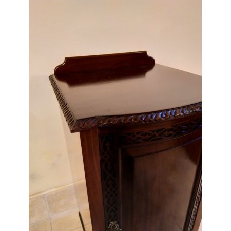 bedside cabinet in mahogany ca. 1800 Jh