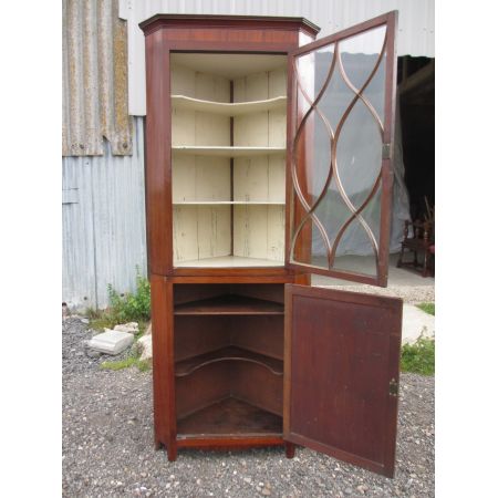 georgian corner cabinet cupboard ca 18. Jh.